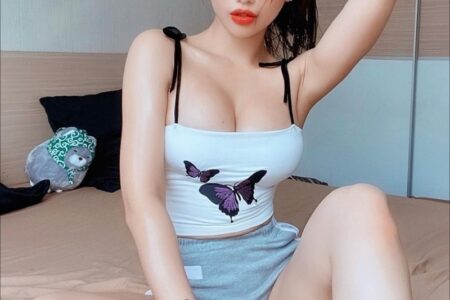 Büyük Göğüslü Eskort Aysel Seksi Bayan